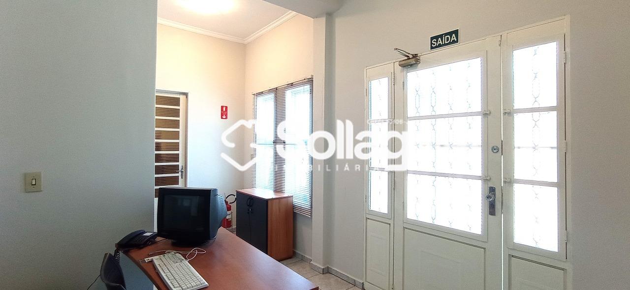 Prédio para aluguel no Centro: 