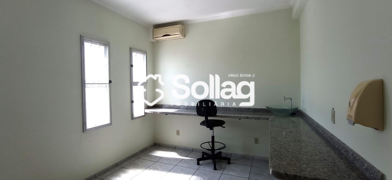 Prédio para aluguel no Centro: 