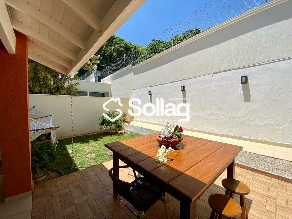 Casa em condomínio à venda no Pinheirinho: