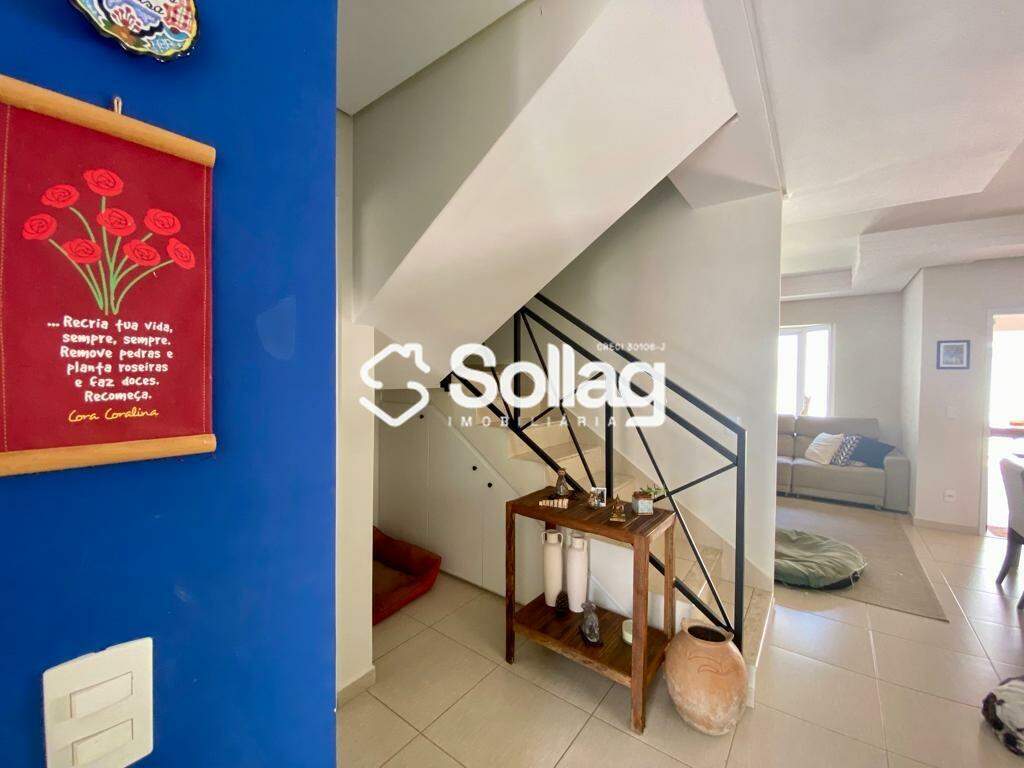 Casa em condomínio à venda no Pinheirinho: