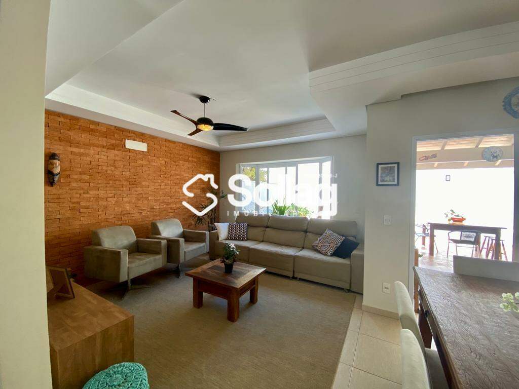 Casa em condomínio à venda no Pinheirinho: 