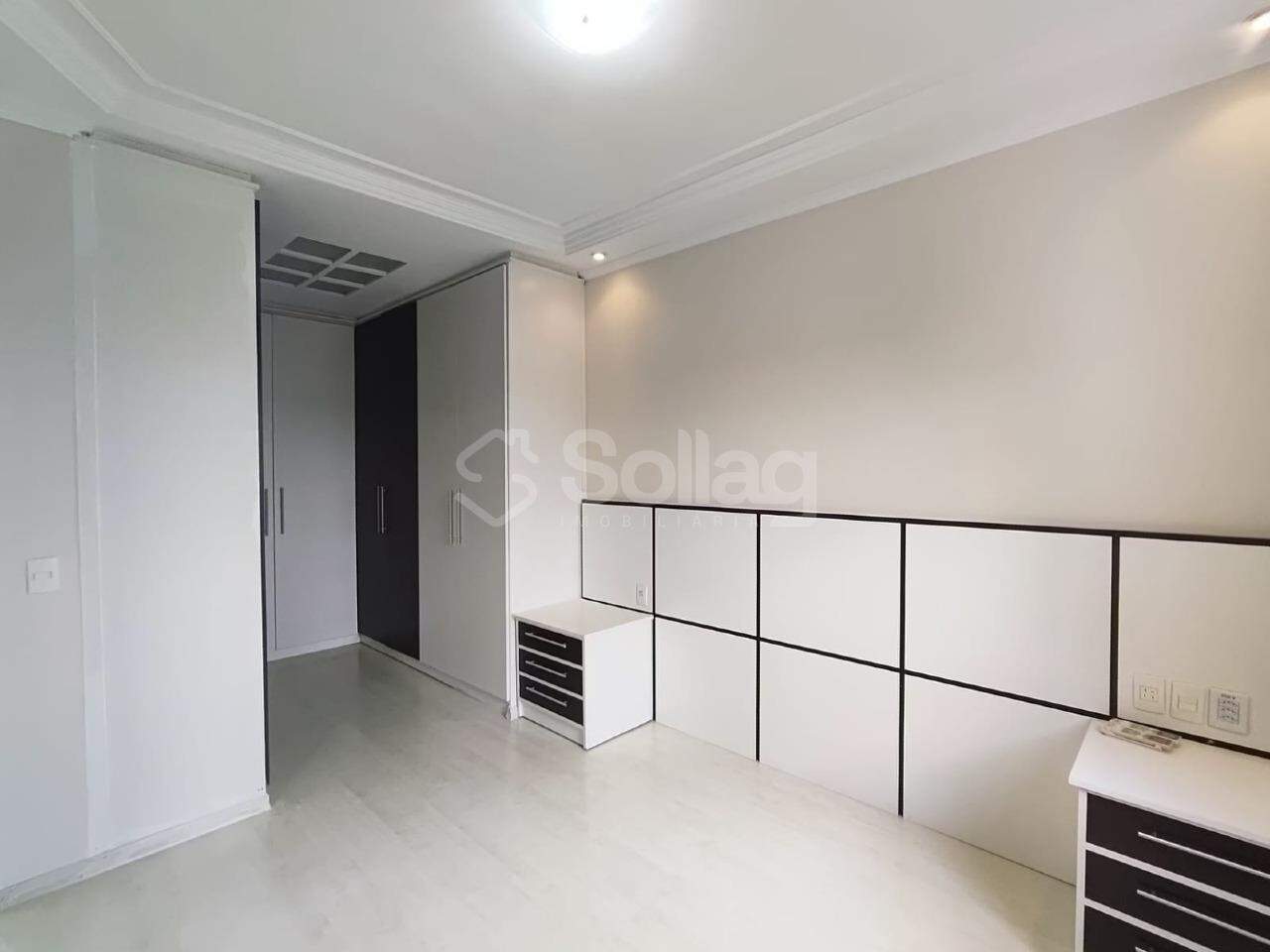 Apartamento para aluguel no Edifício Roma: 