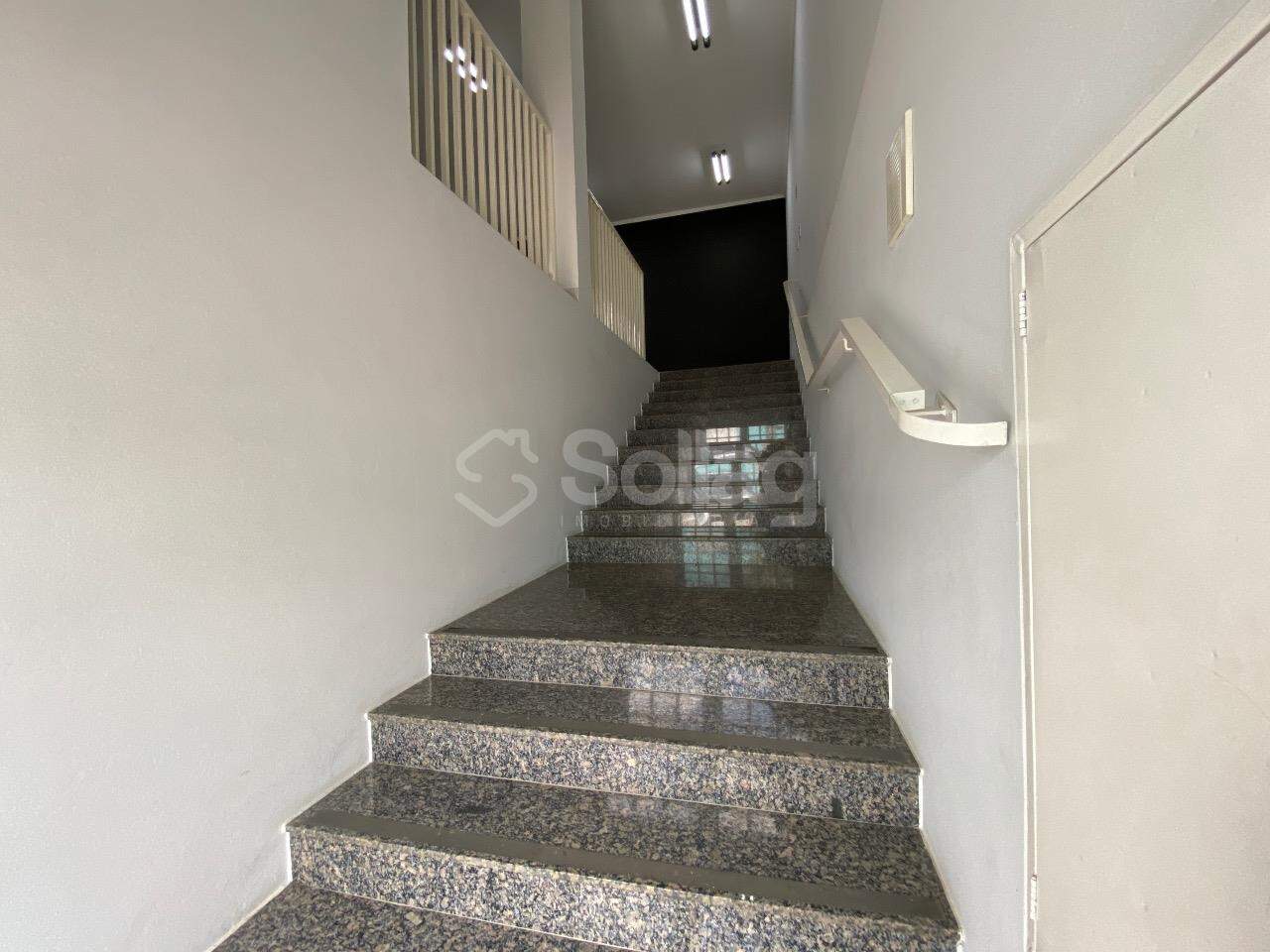 Sala para aluguel no Centro: 