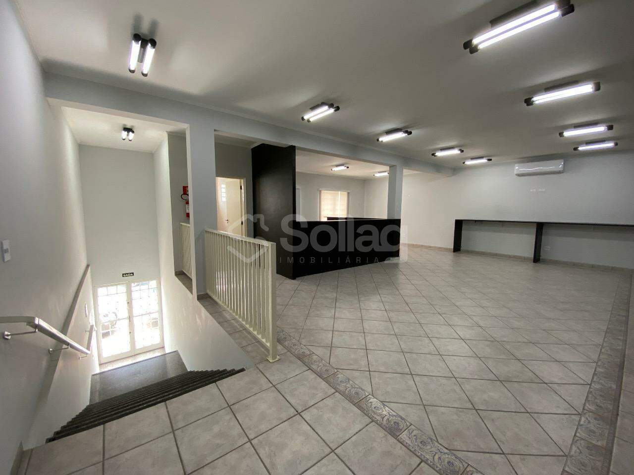 Sala para aluguel no Centro: 