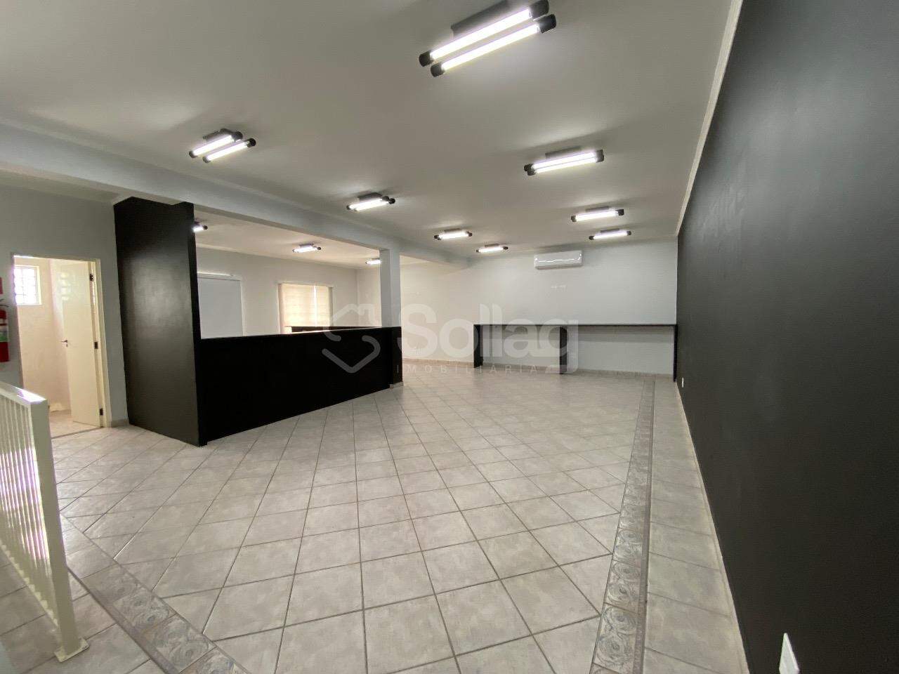 Sala para aluguel no Centro: 