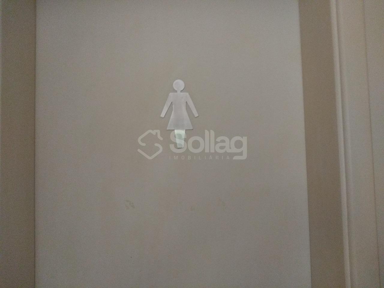 Sala para aluguel no Centro: 