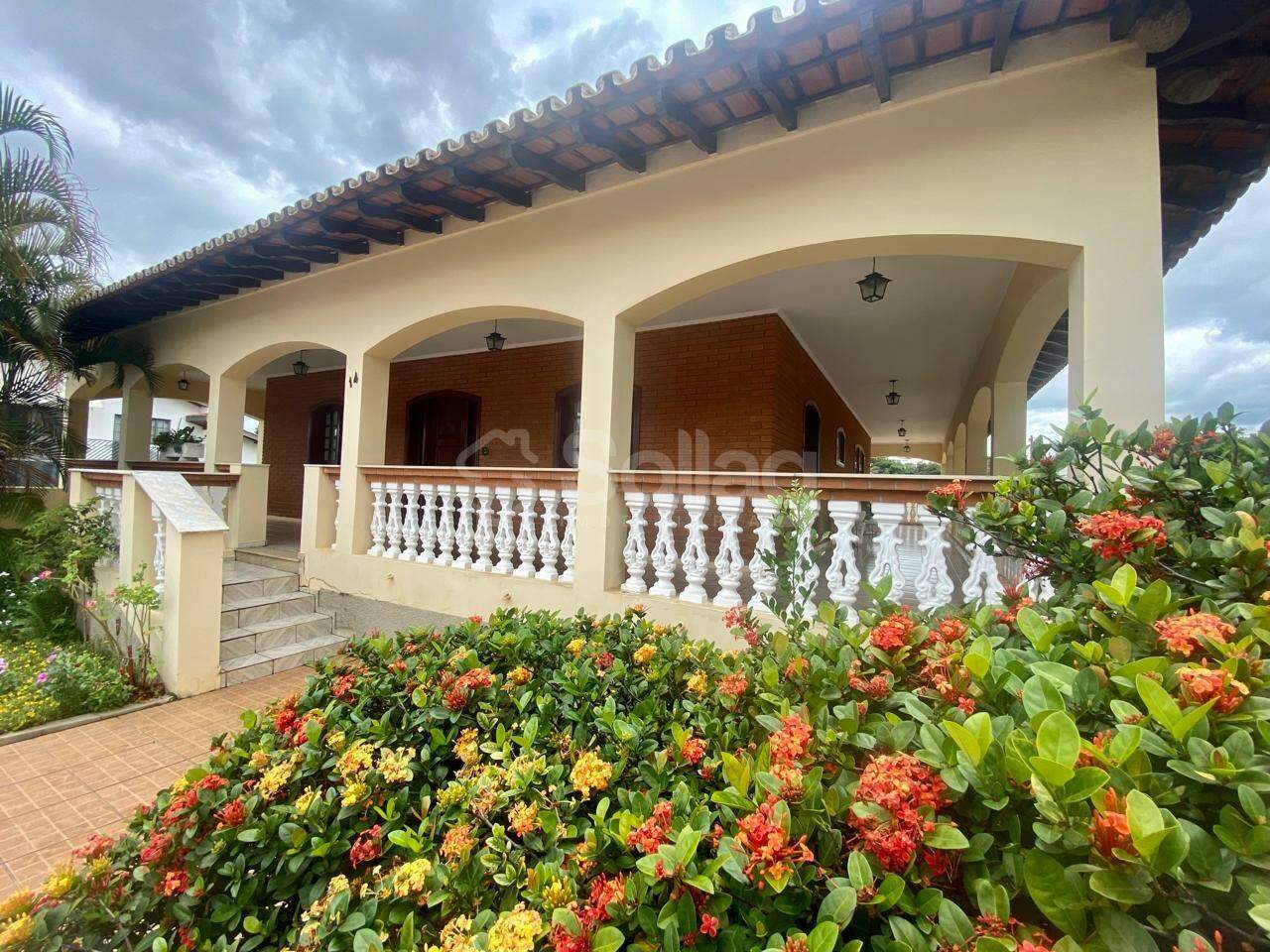 Casa à venda no Centro: 