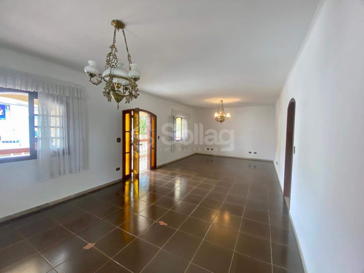 Casa à venda no Centro: 