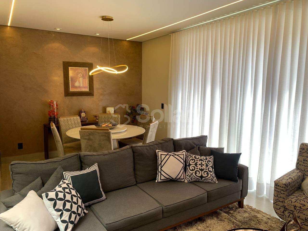 Casa em condomínio à venda no Condomínio Quinta das Parreiras: