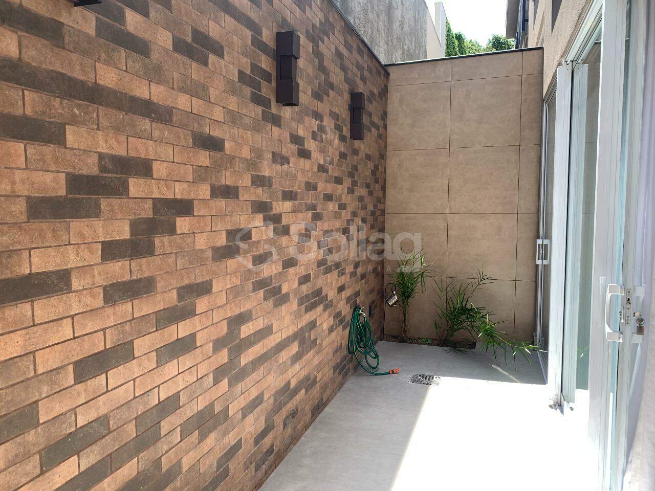 Casa em condomínio à venda no Condomínio Quinta das Parreiras: