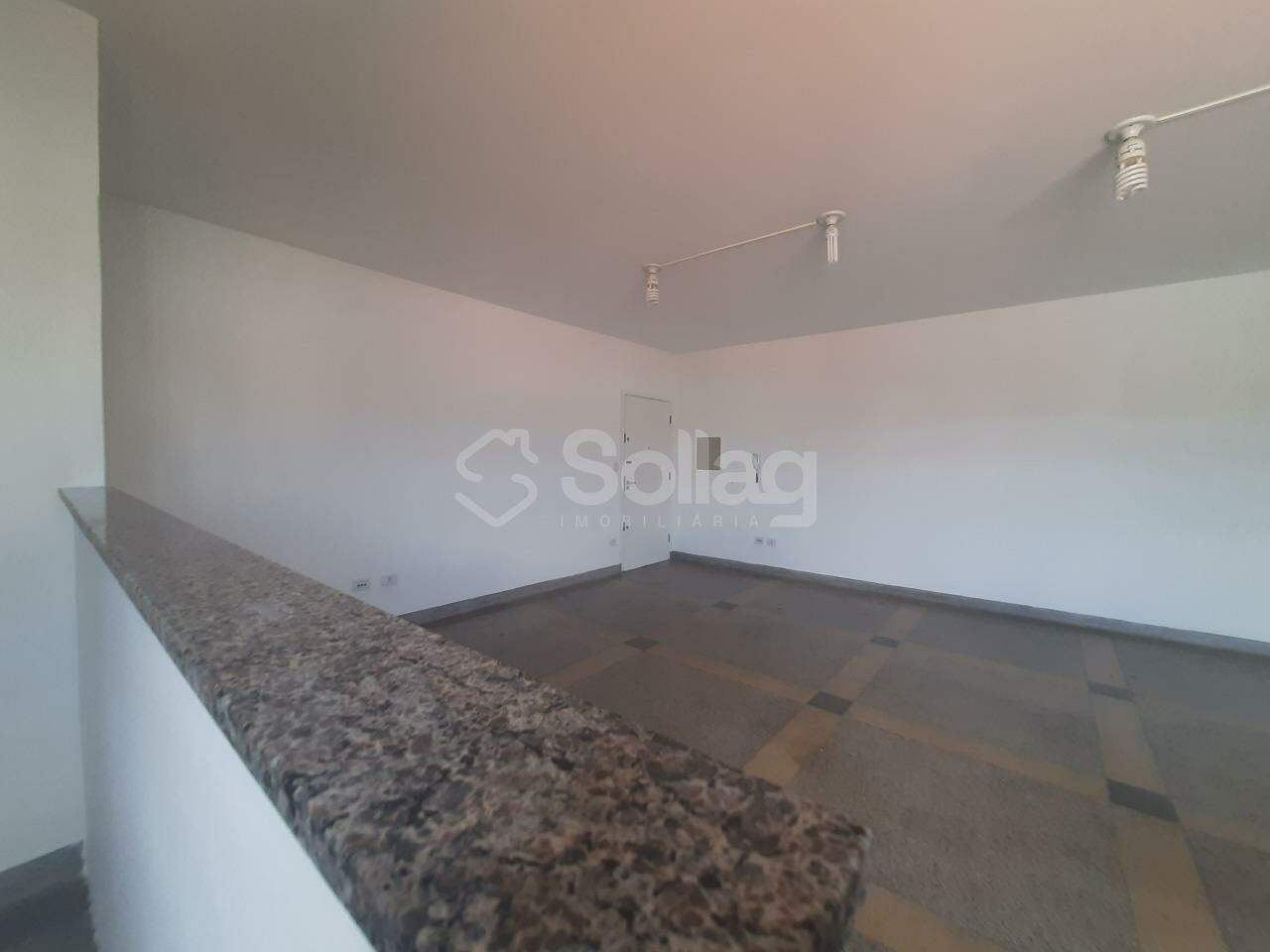 Sala para aluguel no Centro: 
