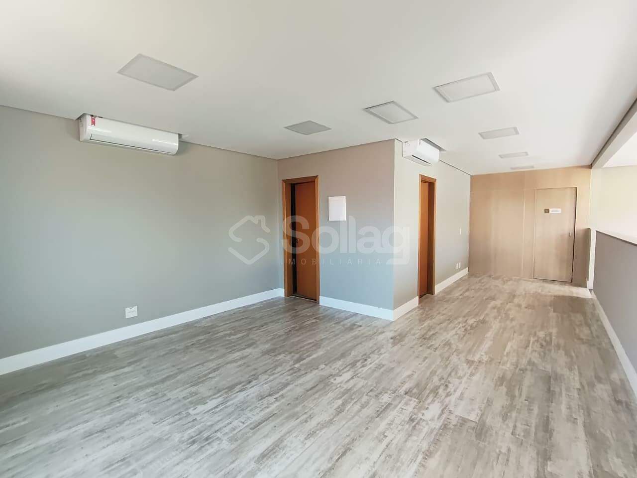 Sala para aluguel no Centro: 