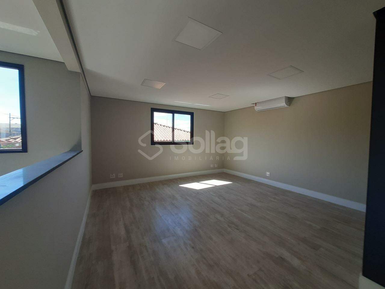 Sala para aluguel no Centro: 