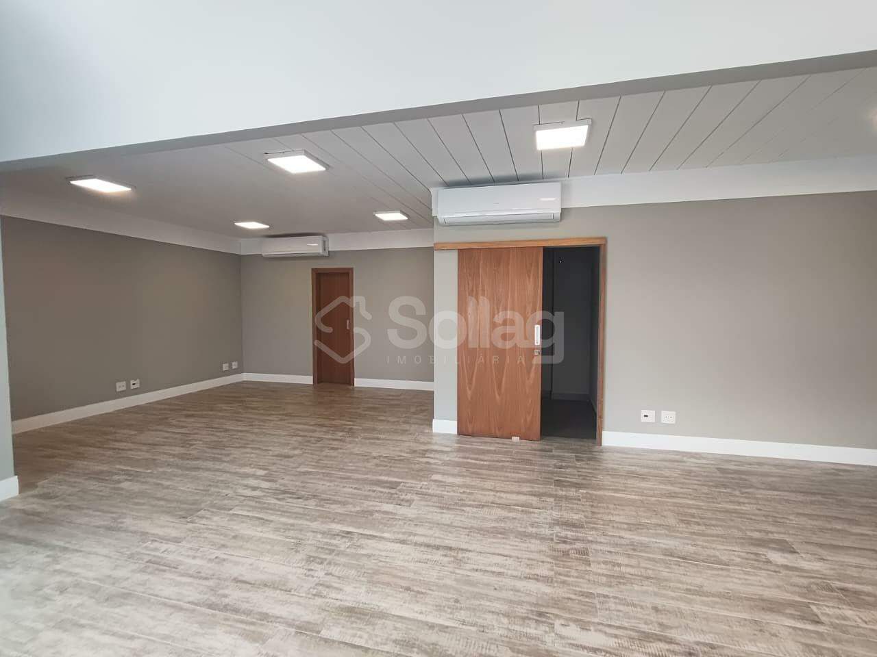 Sala para aluguel no Centro: 