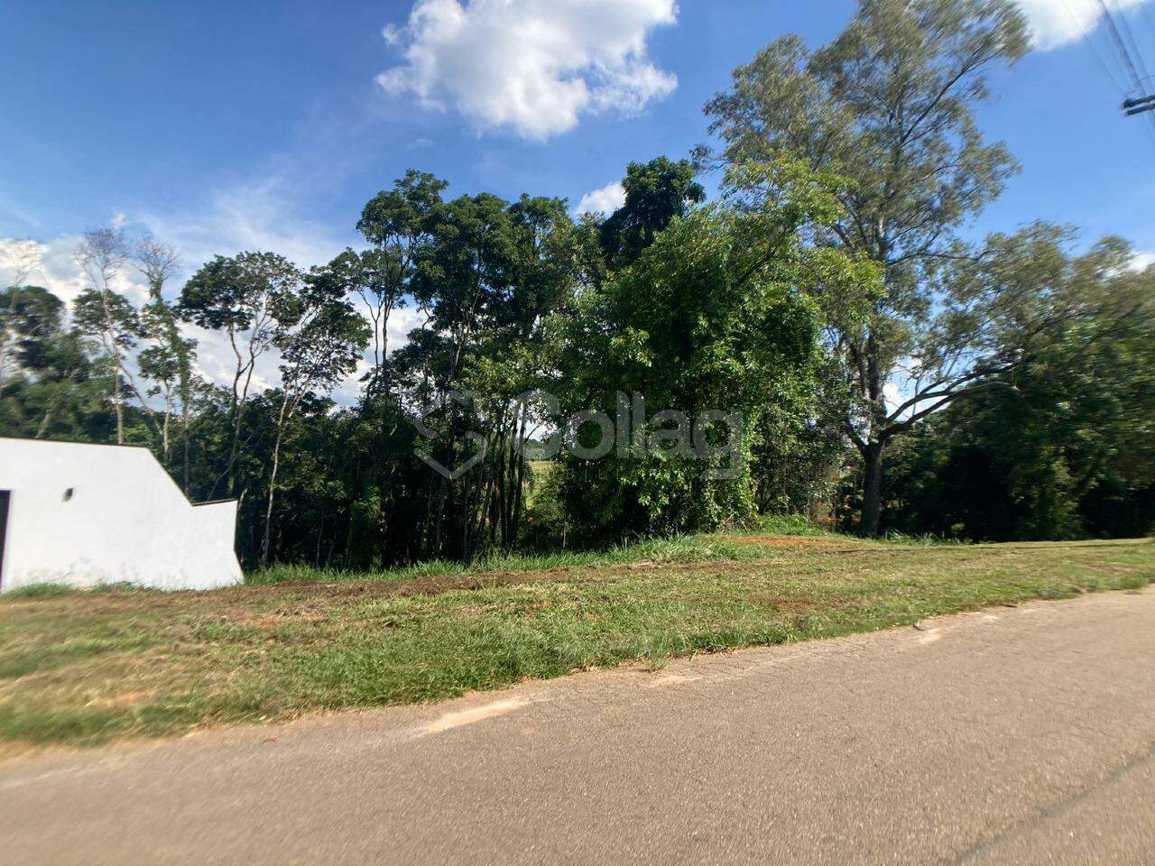 Terreno em condomínio à venda no Terras de Santa Teresa: 