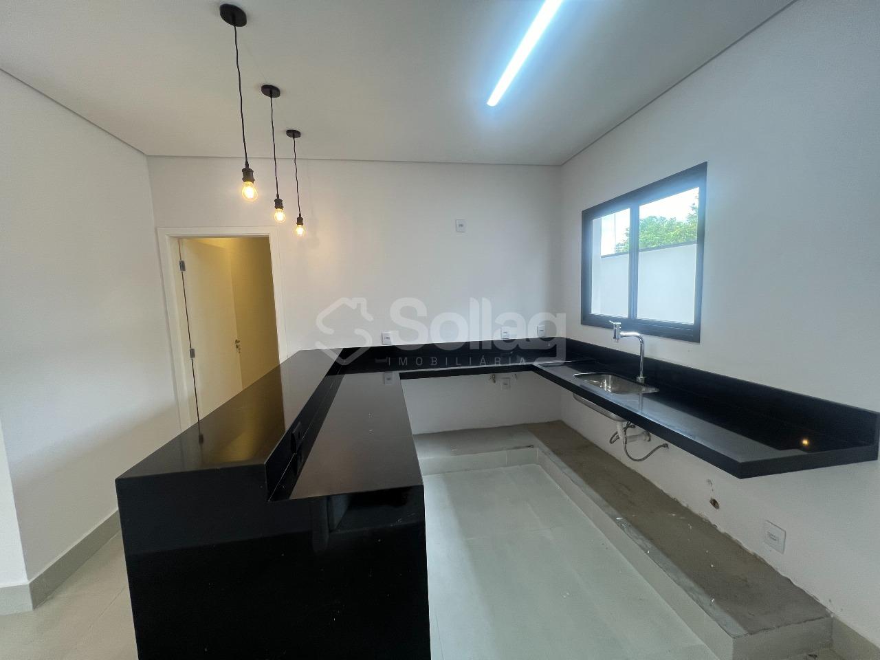 Casa à venda no Jardim das Videiras: 