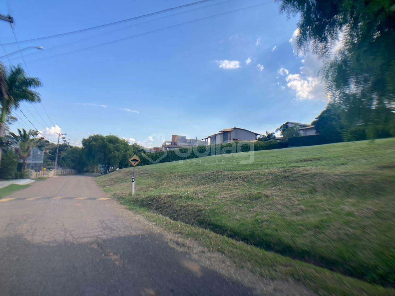 Terreno em condomínio à venda no Condomínio Terras de Santa Teresa: 