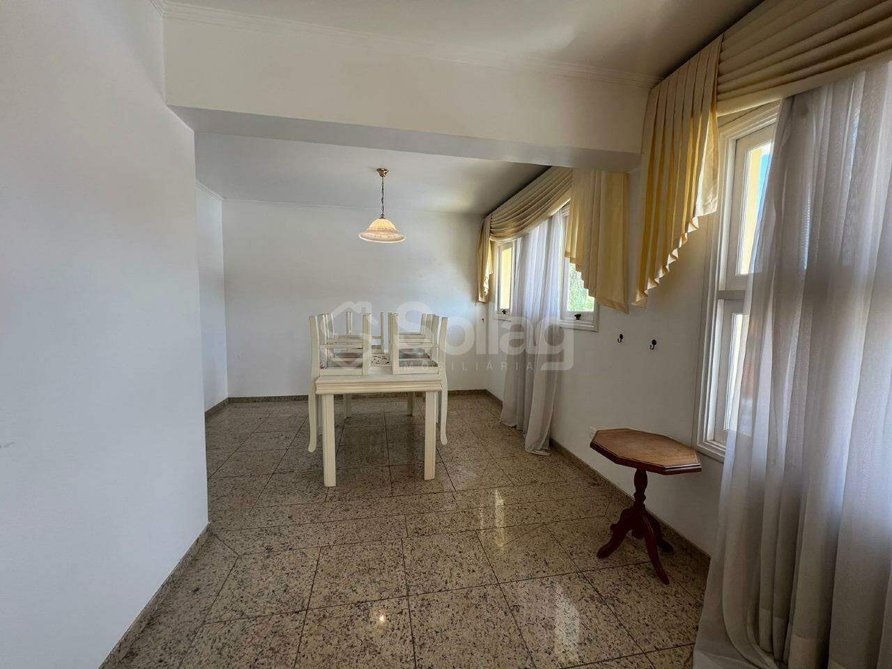 Casa em condomínio para aluguel no Condomínio Estância Marambaia: 