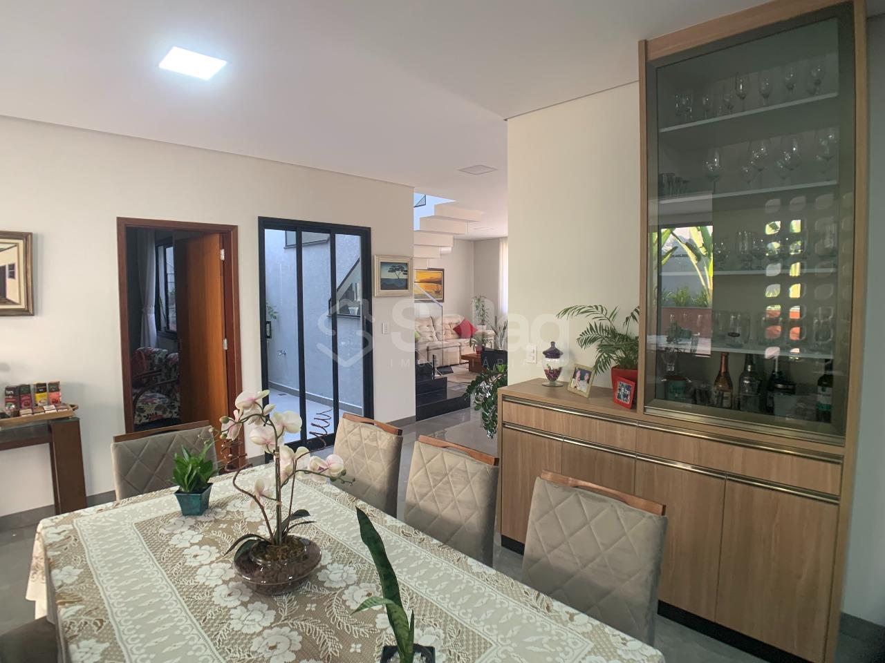 Casa em condomínio à venda no Condomínio Villa do Sol: 