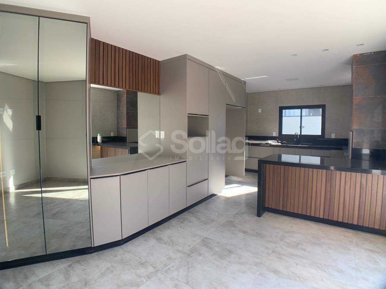 Casa em condomínio à venda no Condomínio Villa do Sol: 
