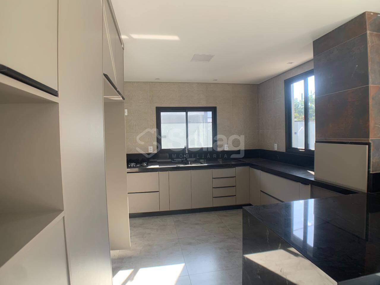 Casa em condomínio à venda no Condomínio Villa do Sol: 