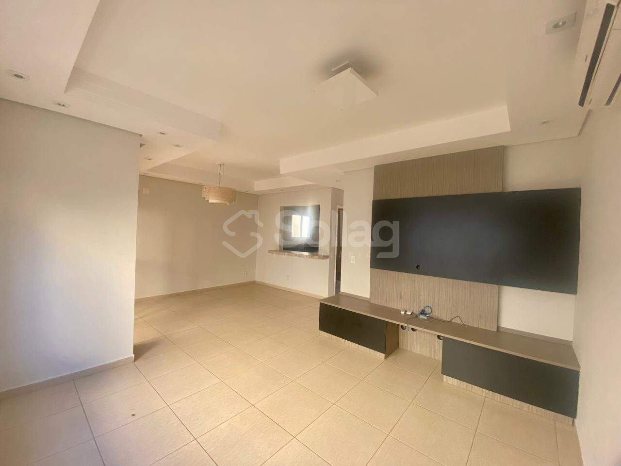 Casa em condomínio para aluguel no Pinheirinho: 