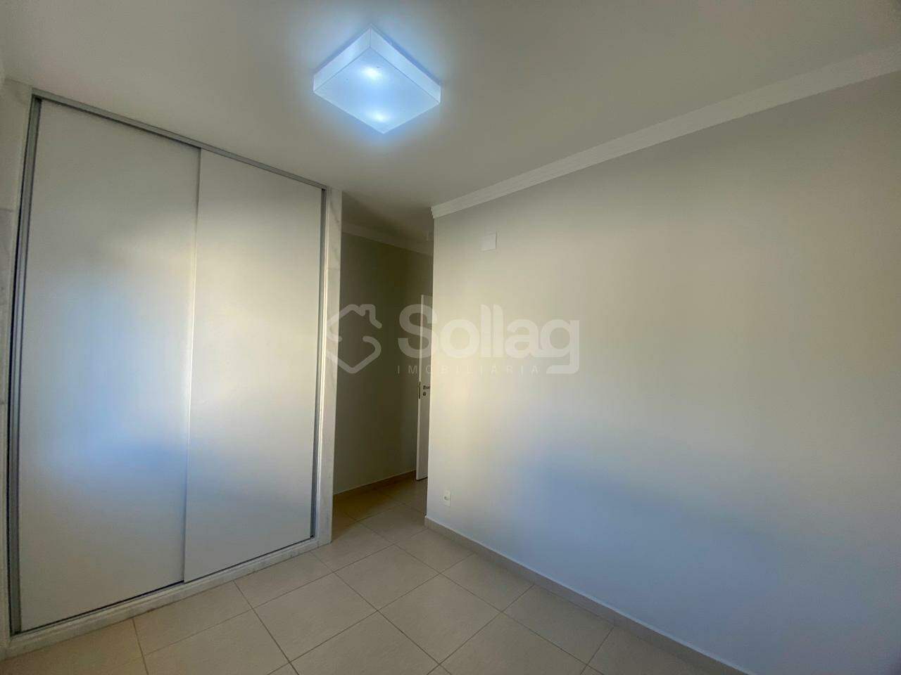 Casa em condomínio para aluguel no Pinheirinho: