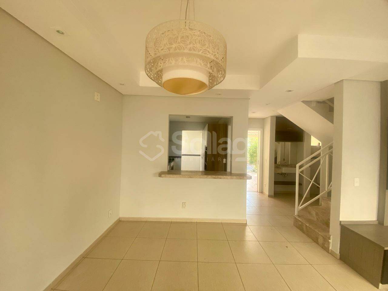 Casa em condomínio para aluguel no Pinheirinho: