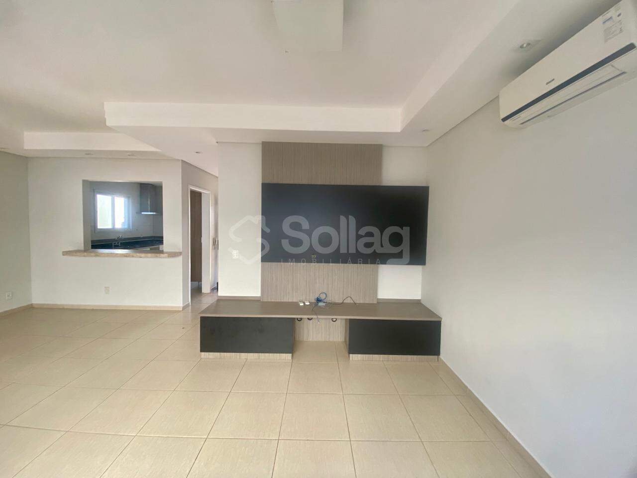 Casa em condomínio para aluguel no Pinheirinho: