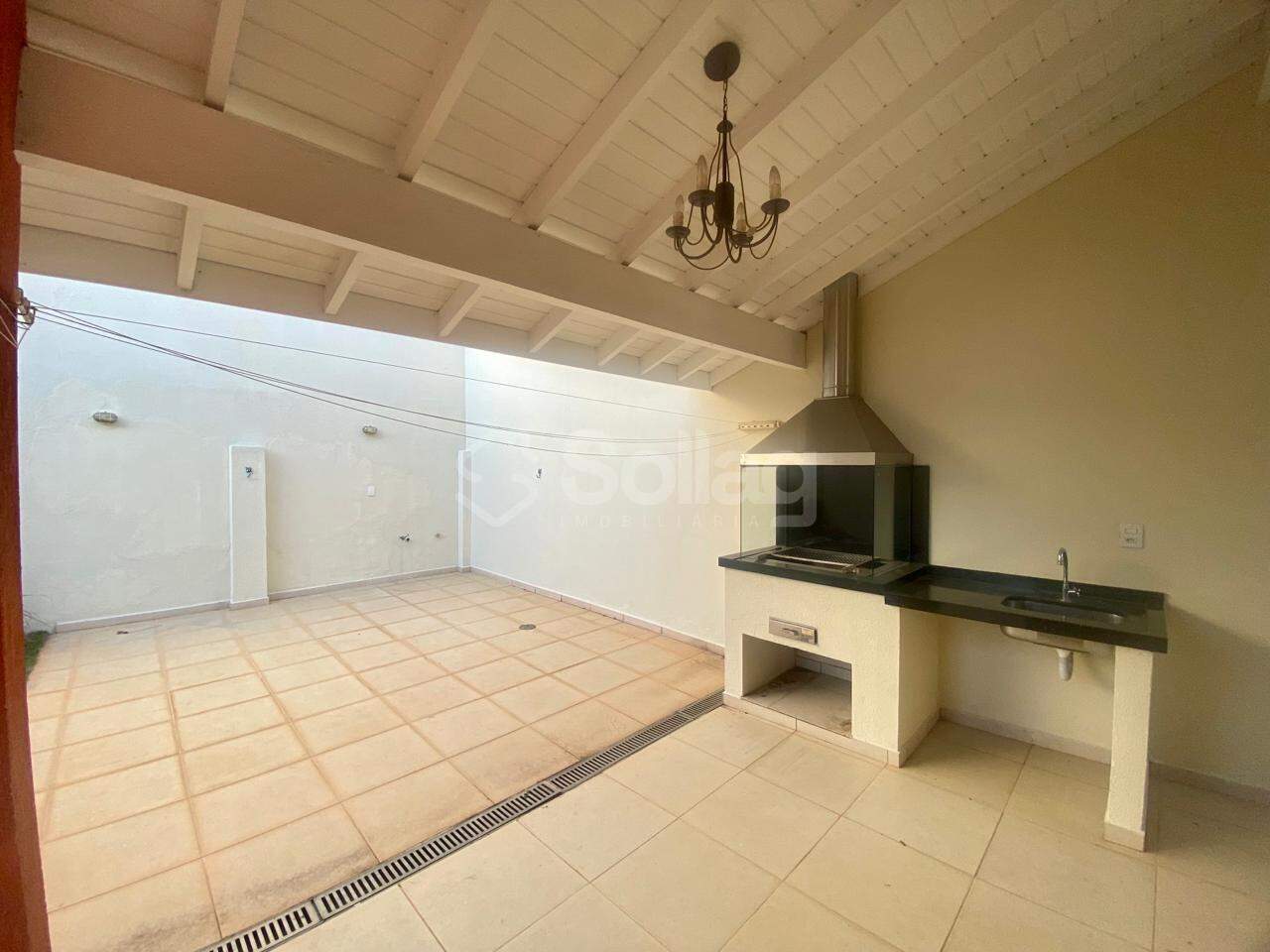 Casa em condomínio para aluguel no Pinheirinho: 