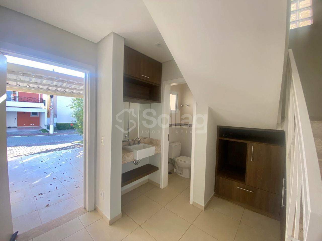Casa em condomínio para aluguel no Pinheirinho: