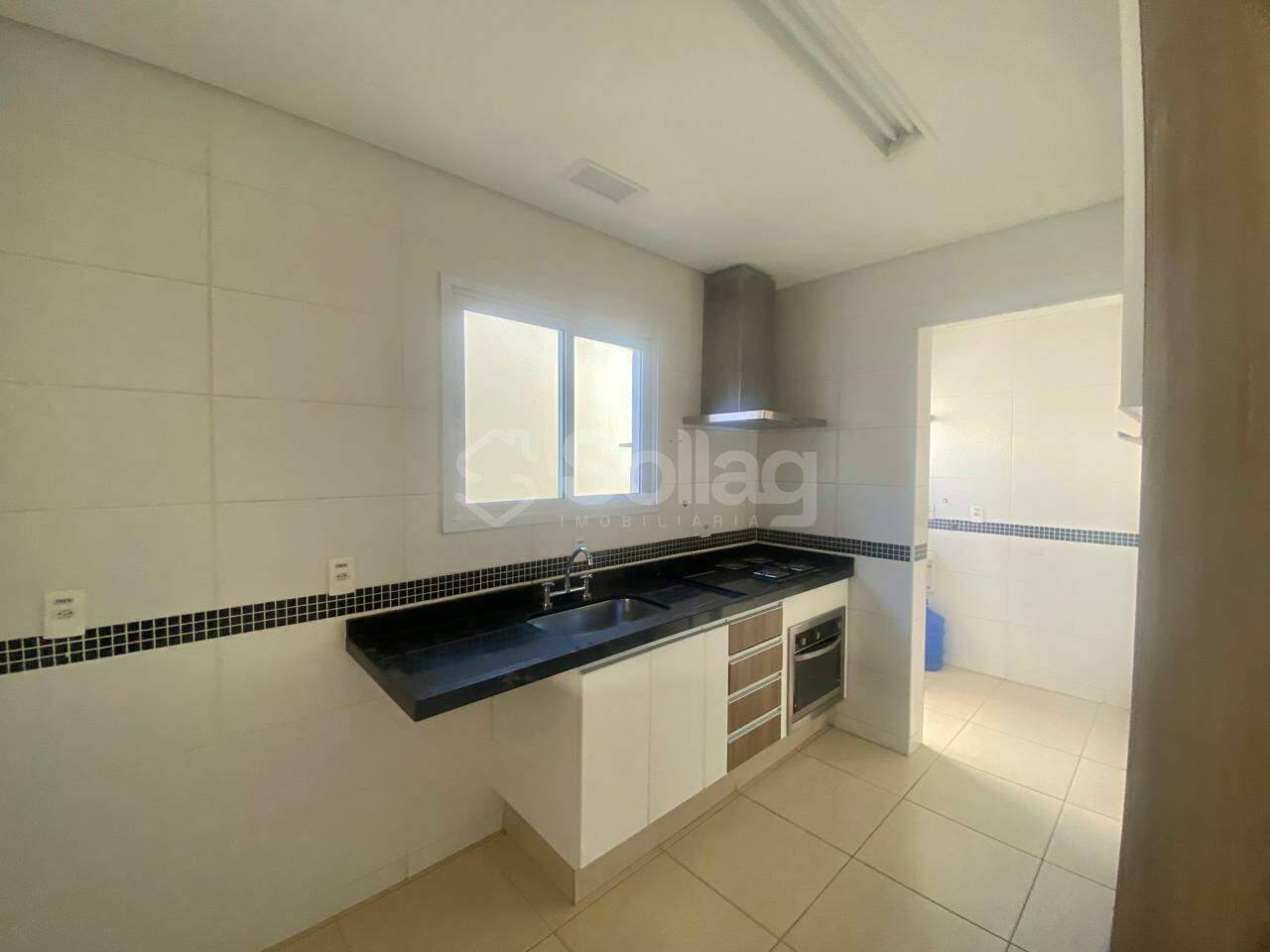 Casa em condomínio para aluguel no Pinheirinho: