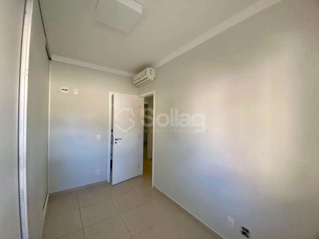 Casa em condomínio para aluguel no Pinheirinho: