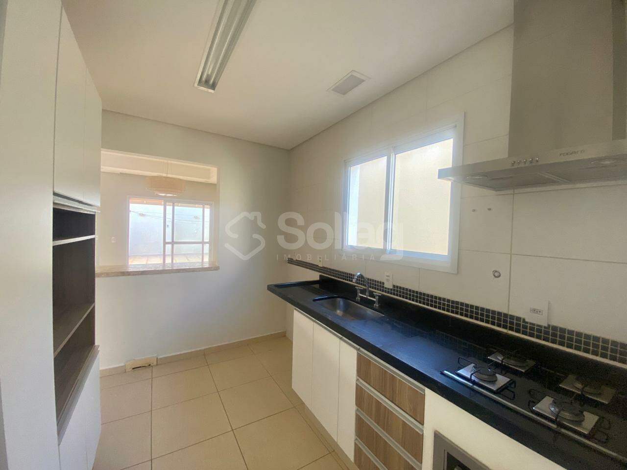 Casa em condomínio para aluguel no Pinheirinho: