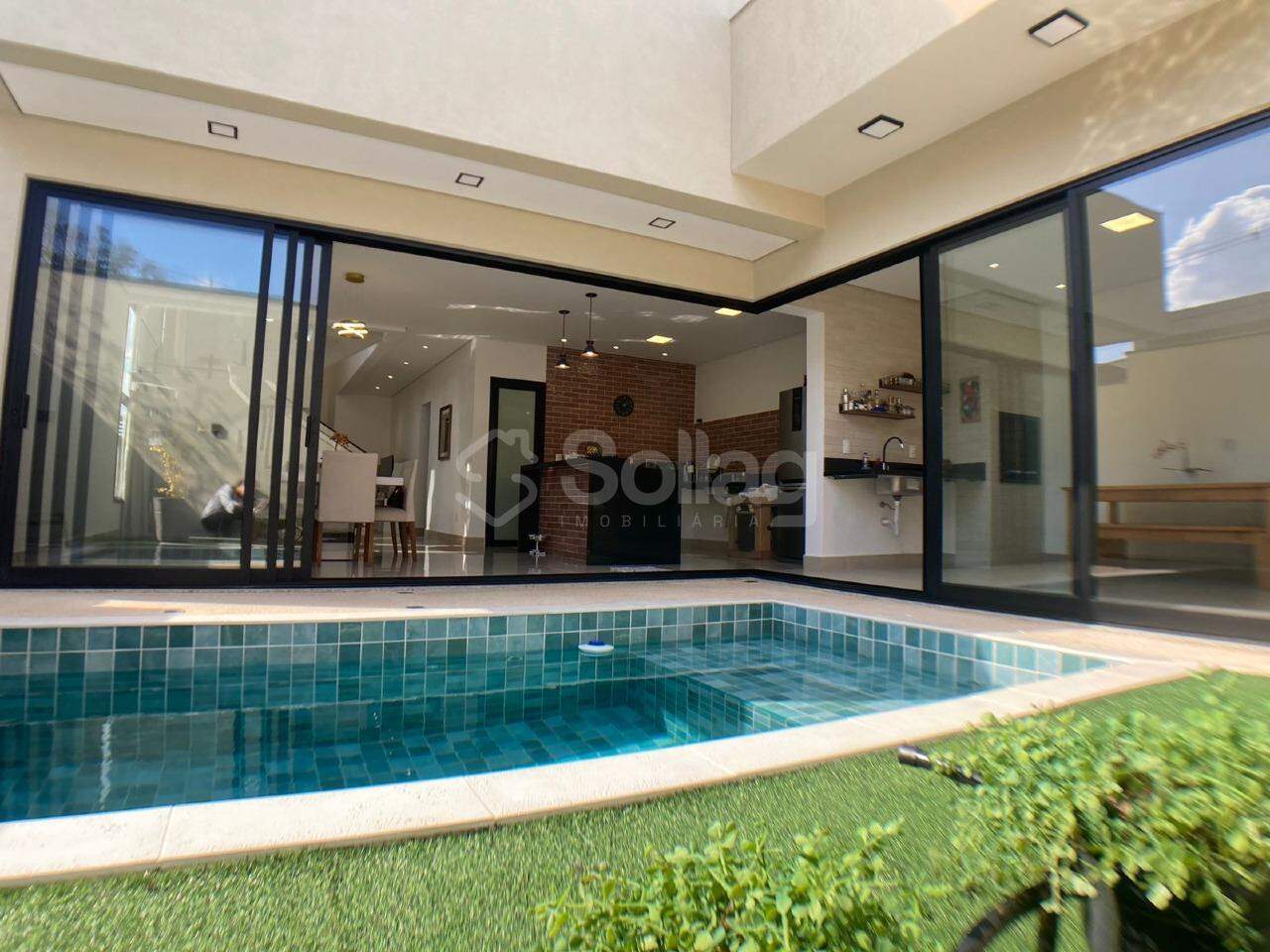 Casa à venda no Pinheirinho: 