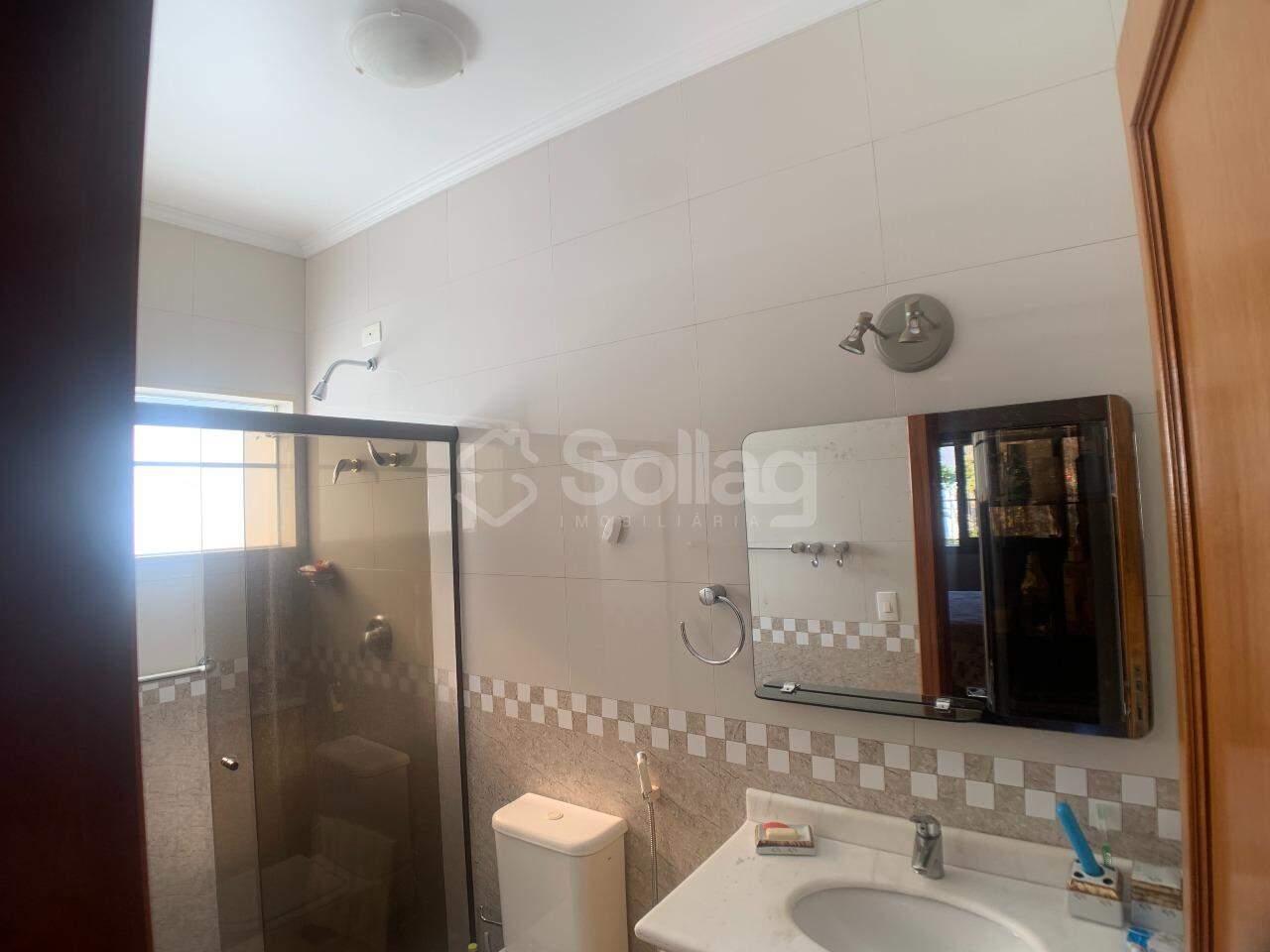 Casa em condomínio à venda no Condomínio Chácaras do Lago: 