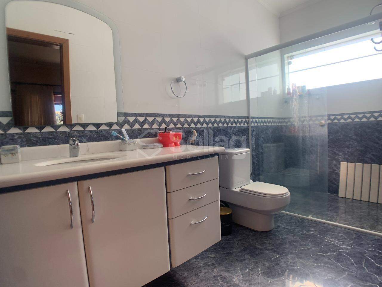 Casa em condomínio à venda no Condomínio Chácaras do Lago: 