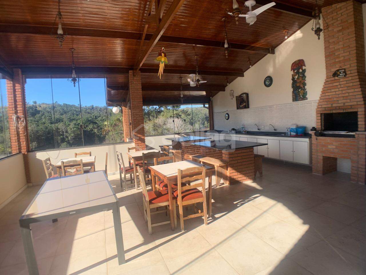 Casa em condomínio à venda no Condomínio Chácaras do Lago: 