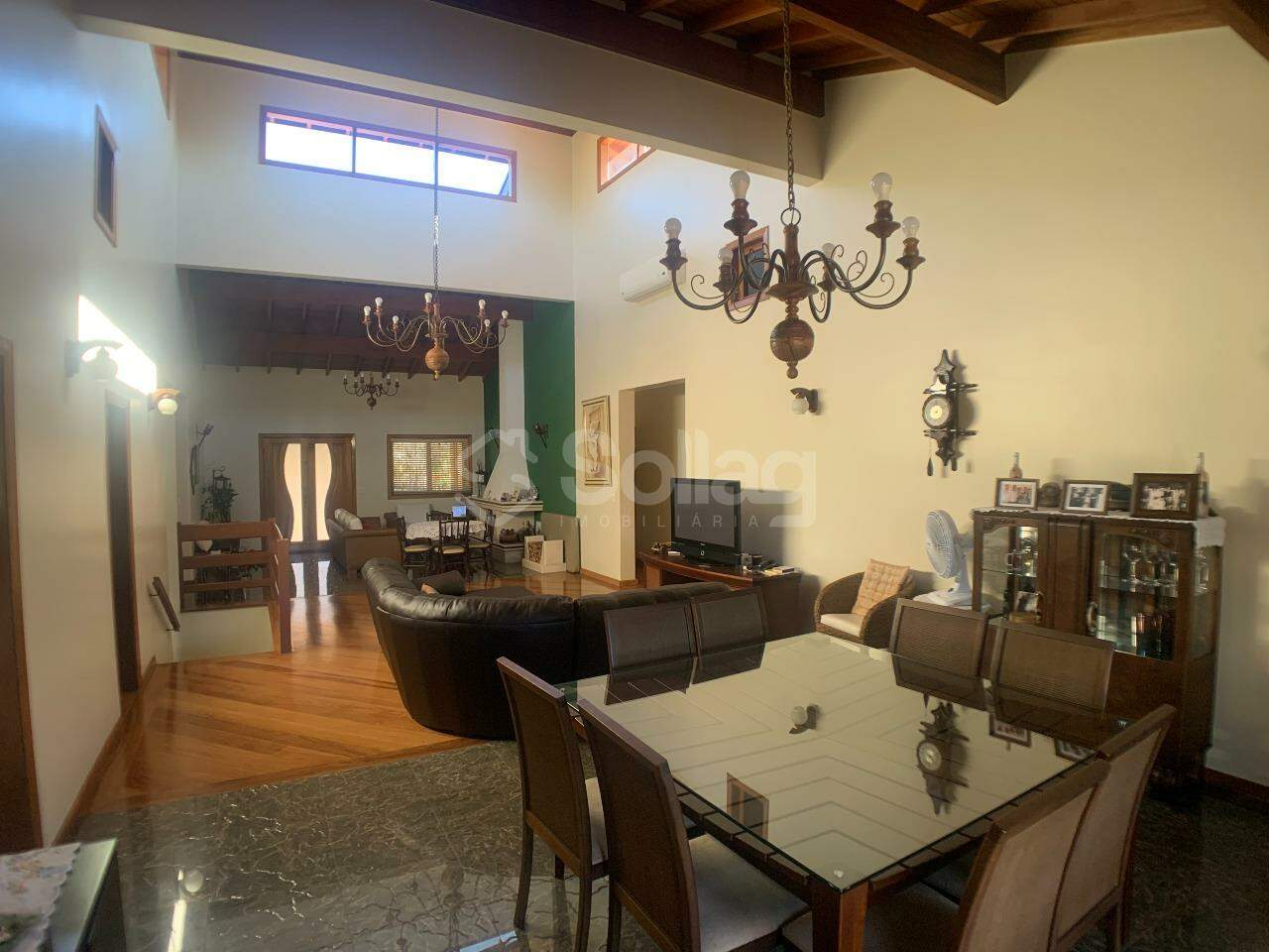 Casa em condomínio à venda no Condomínio Chácaras do Lago: 