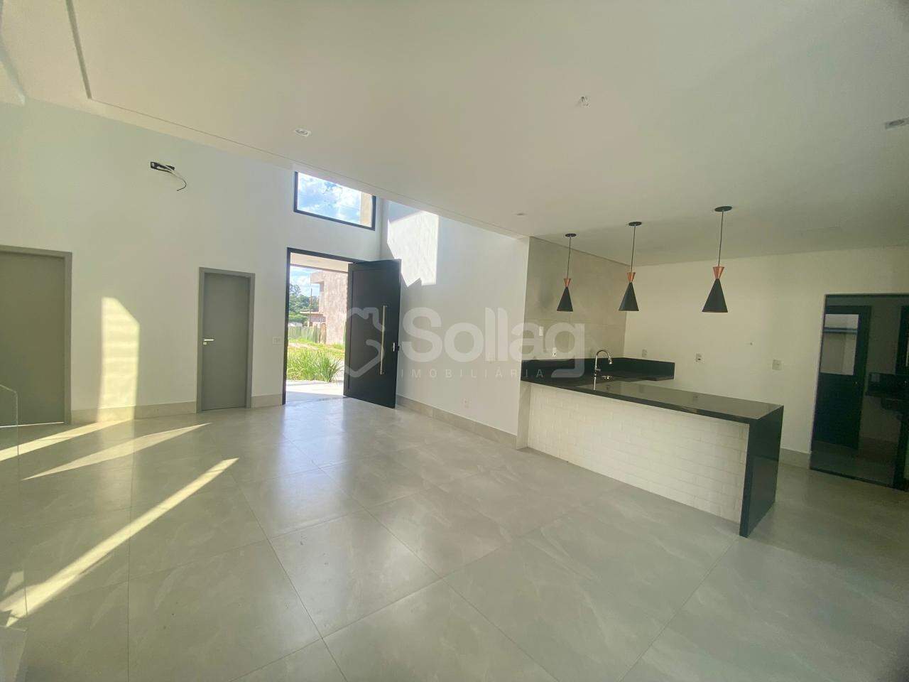 Casa em condomínio à venda no Roncáglia: