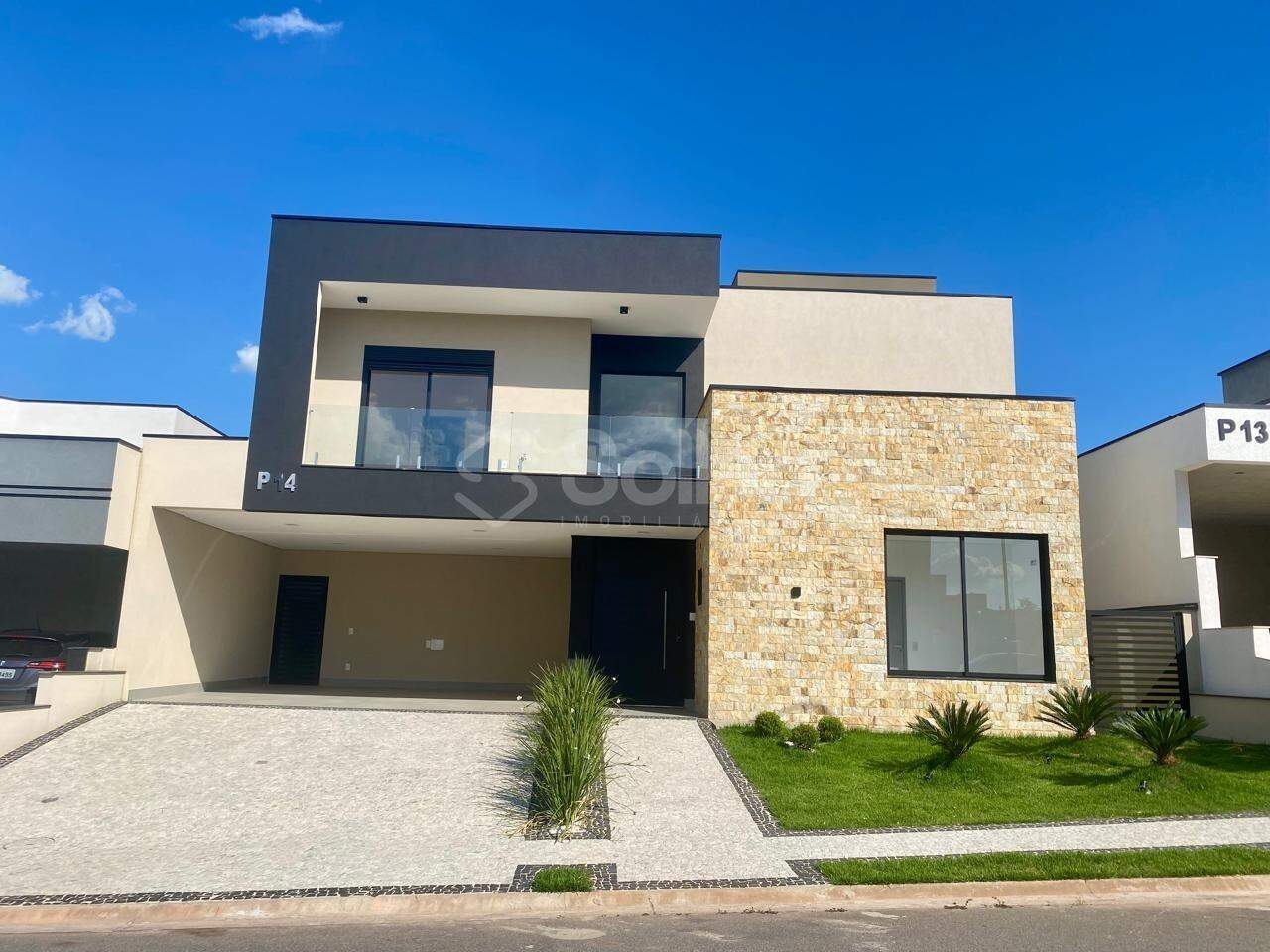 Casa em condomínio à venda no Roncáglia: