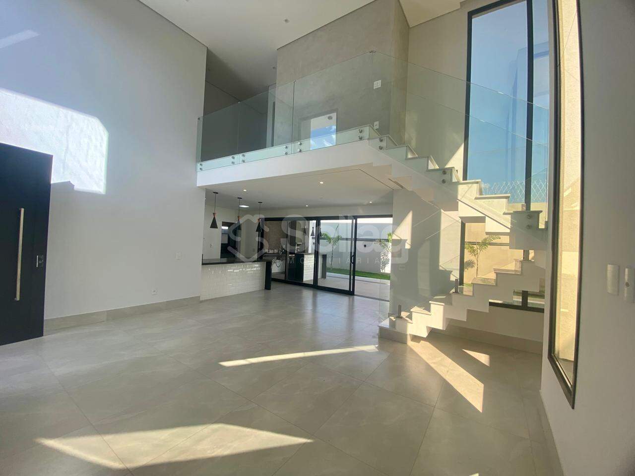 Casa em condomínio à venda no Roncáglia: