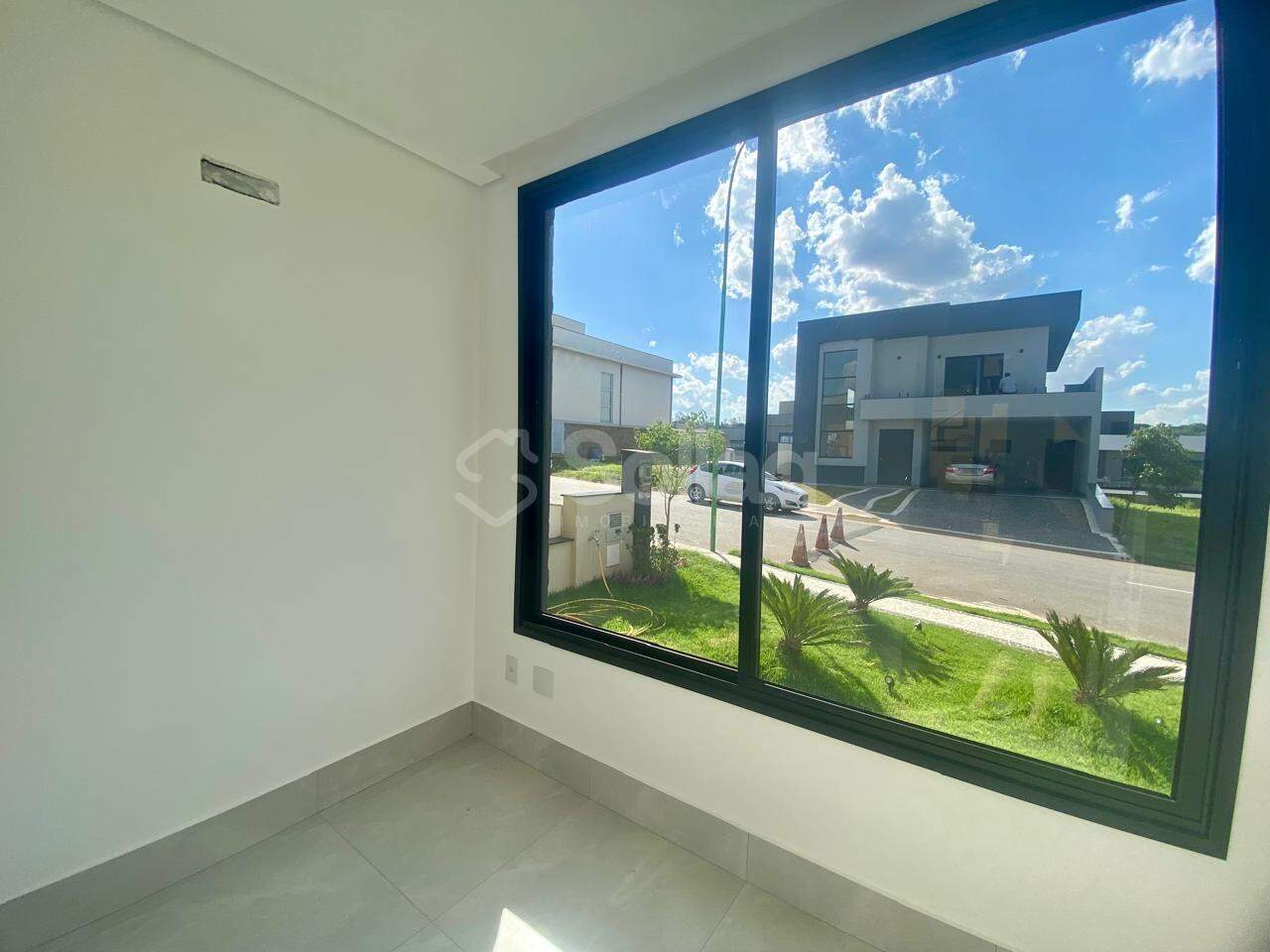 Casa em condomínio à venda no Roncáglia: