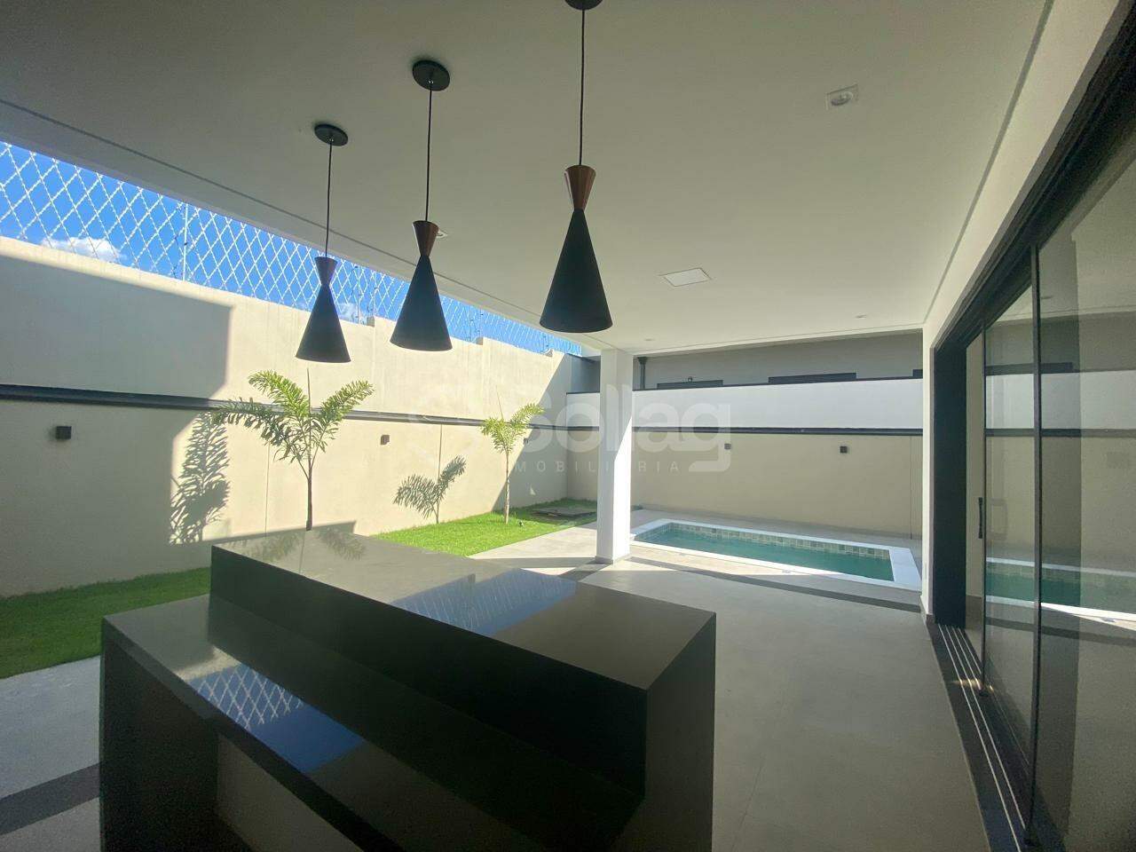 Casa em condomínio à venda no Roncáglia: