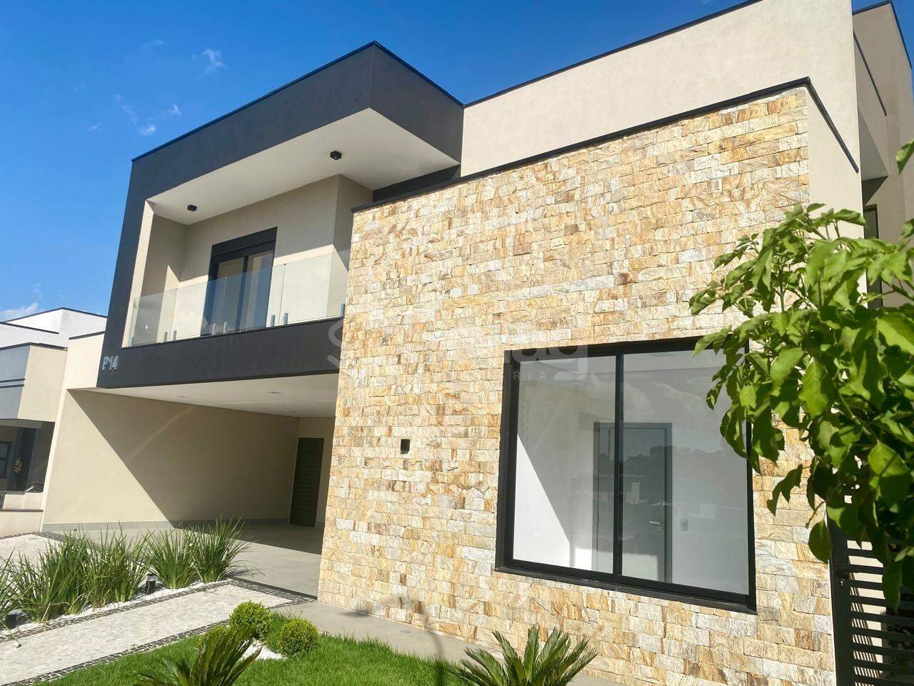 Casa em condomínio à venda no Roncáglia: