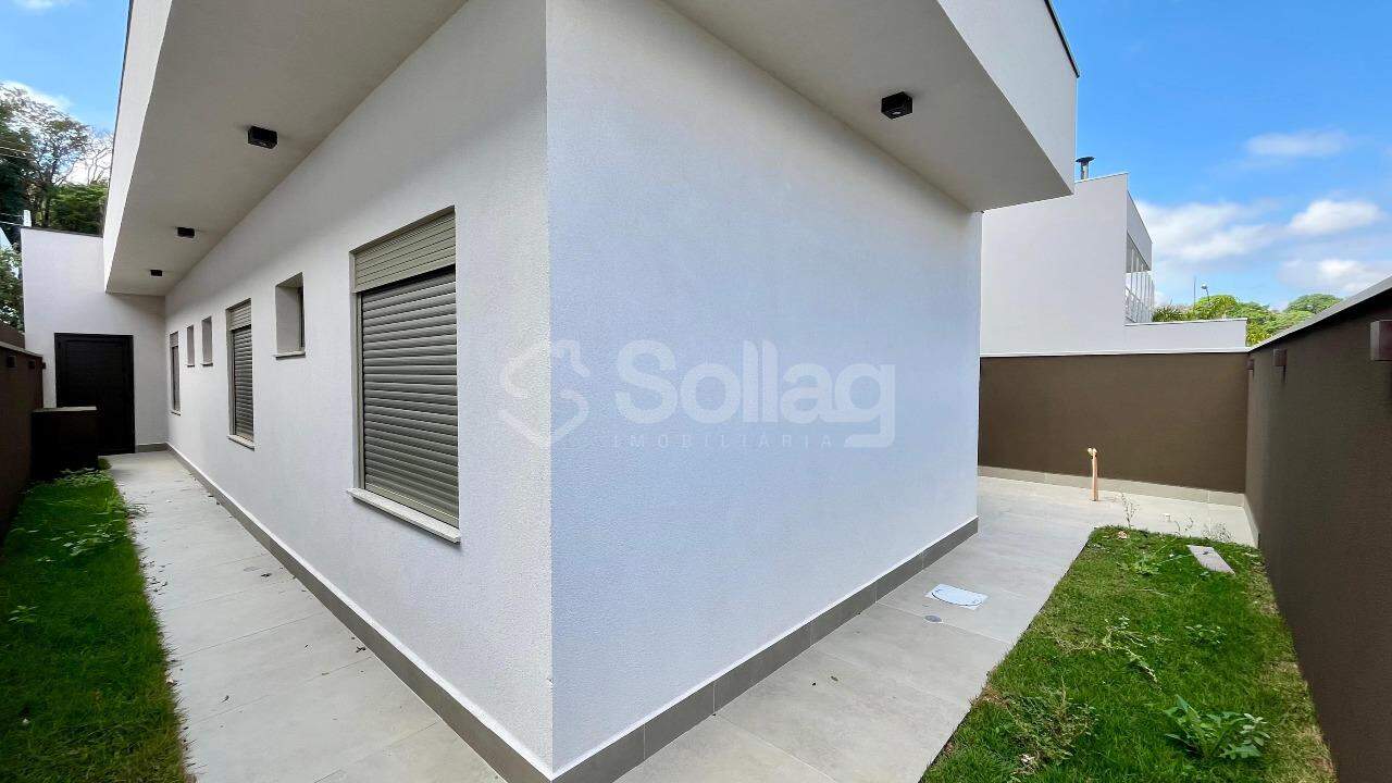 Casa em condomínio à venda no Residencial Portal do Bosque: 