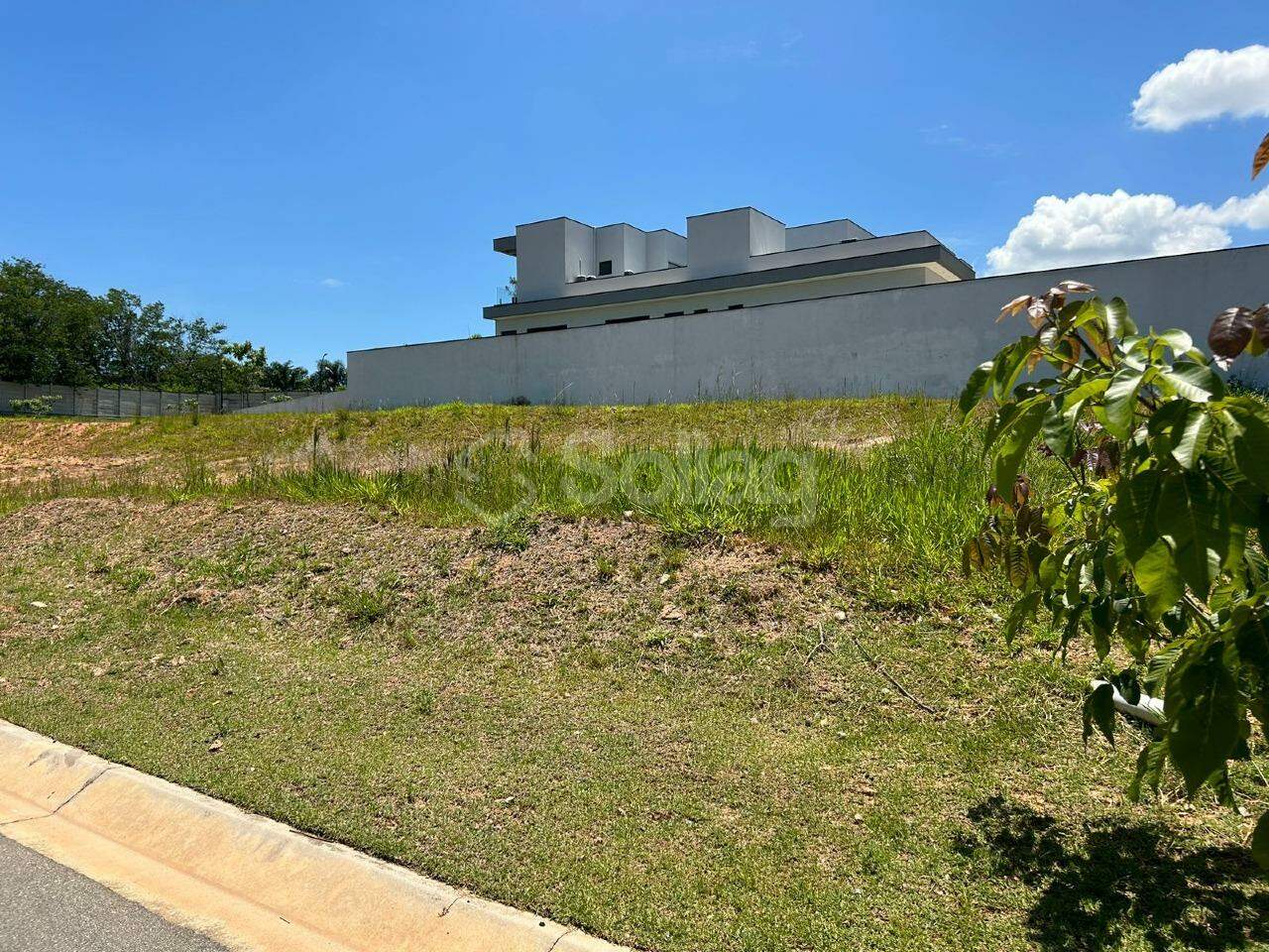 Terreno em condomínio à venda no Santa Cândida: 