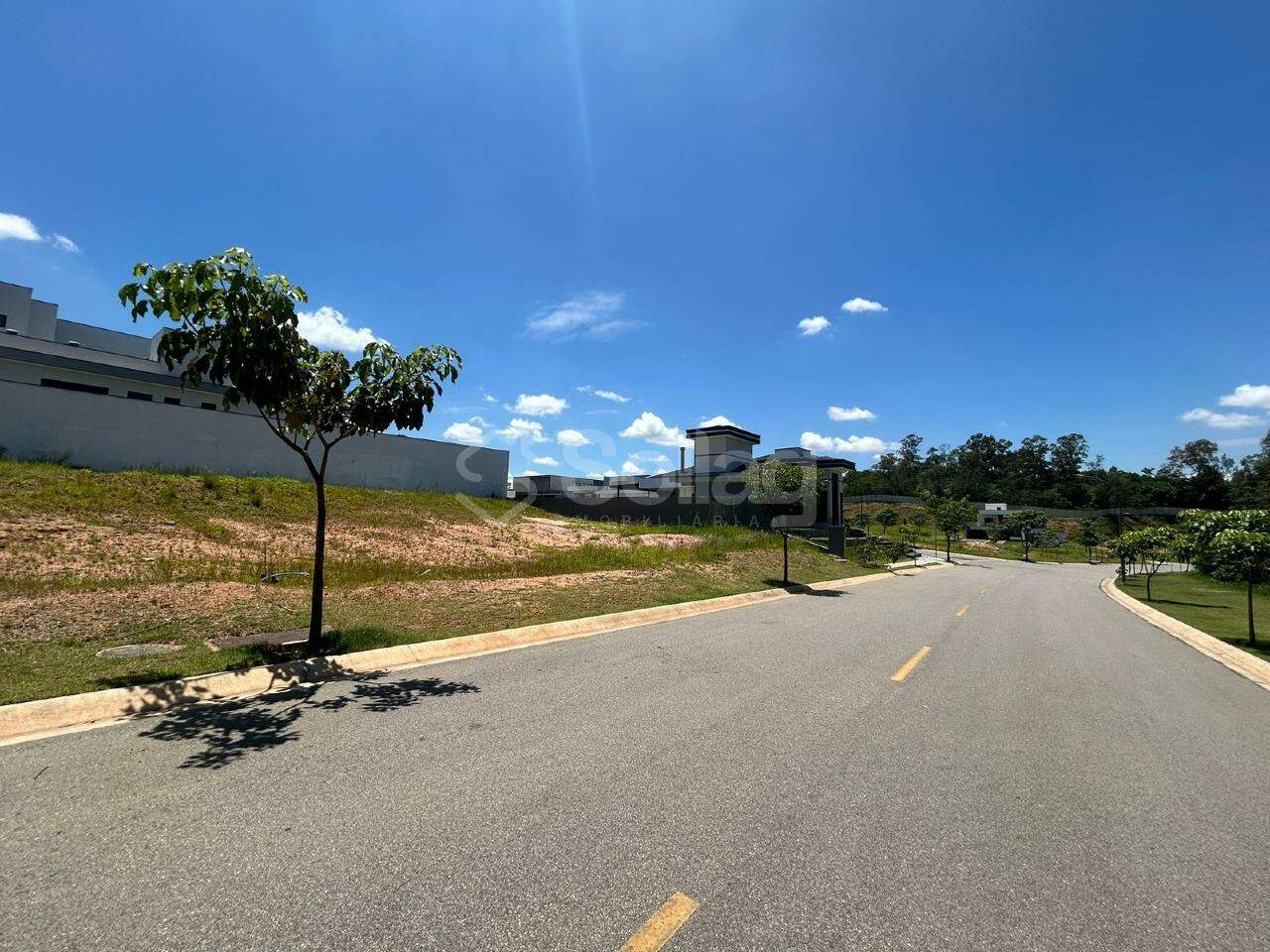 Terreno em condomínio à venda no Santa Cândida: 