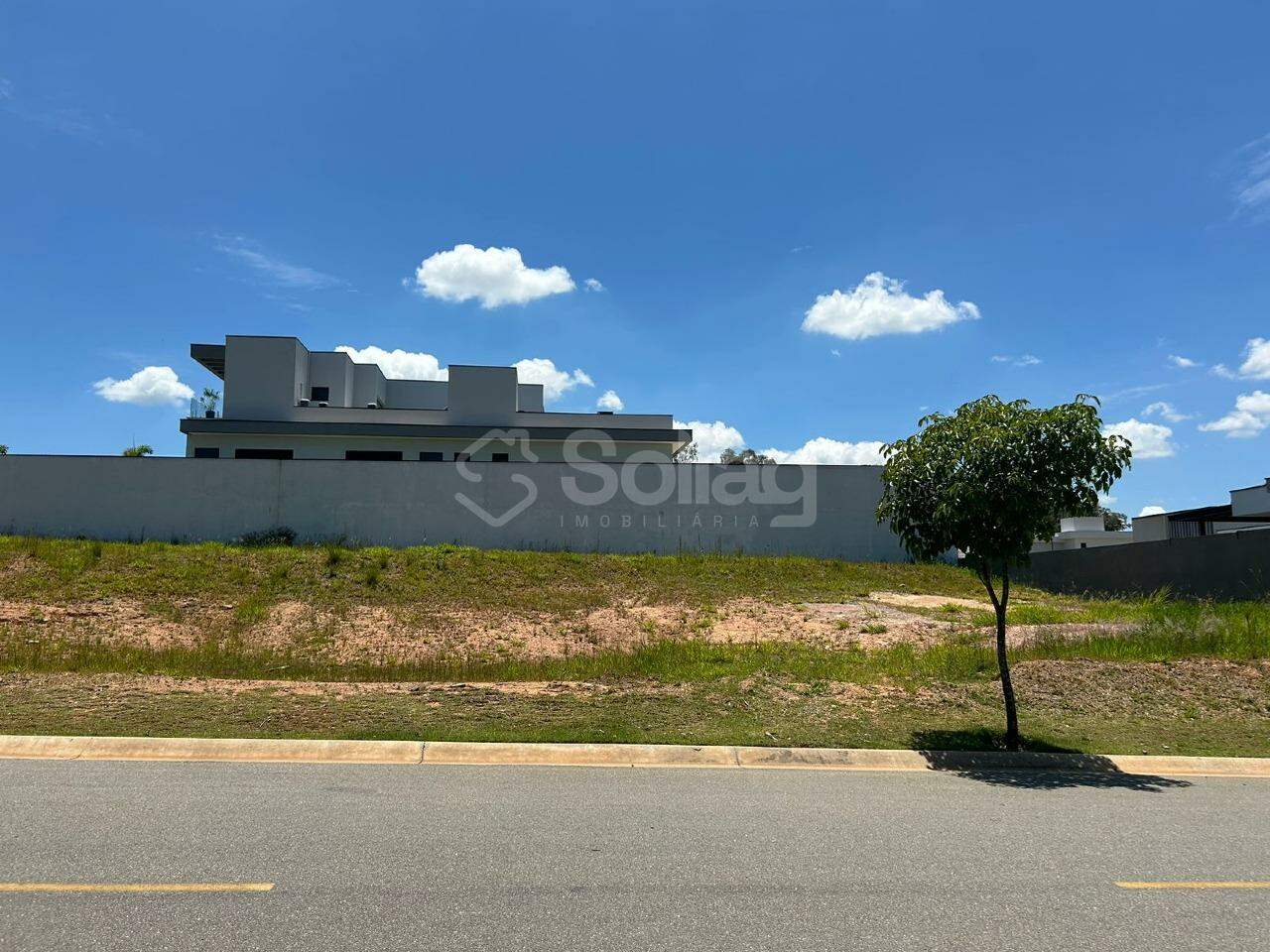 Terreno em condomínio à venda no Santa Cândida: 