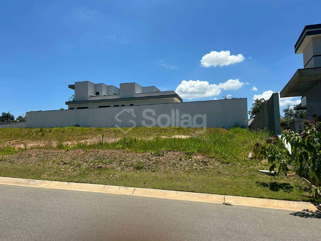 Terreno em condomínio à venda no Santa Cândida: 